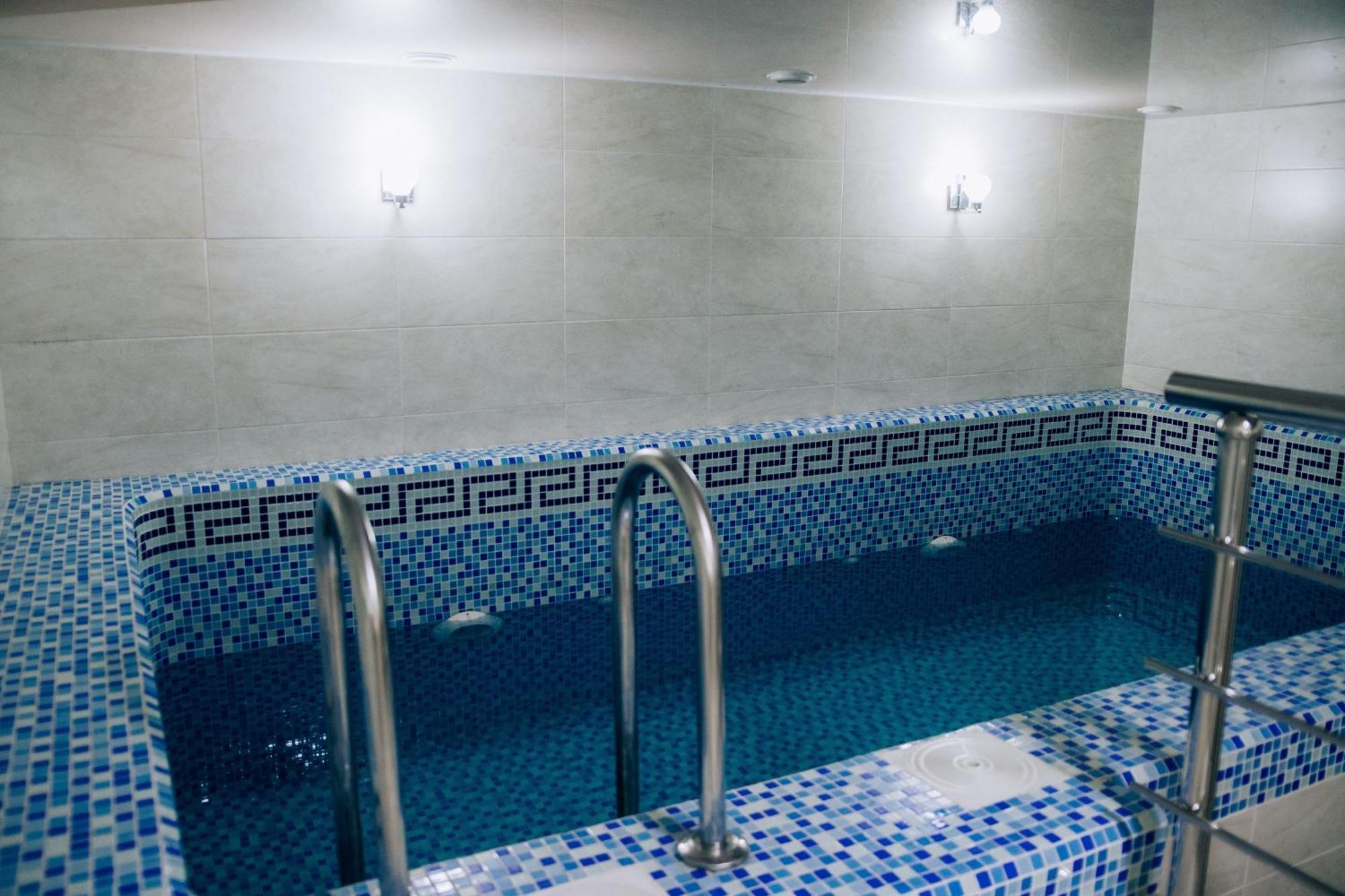 Megapolis Hotel Szymkent Zewnętrze zdjęcie