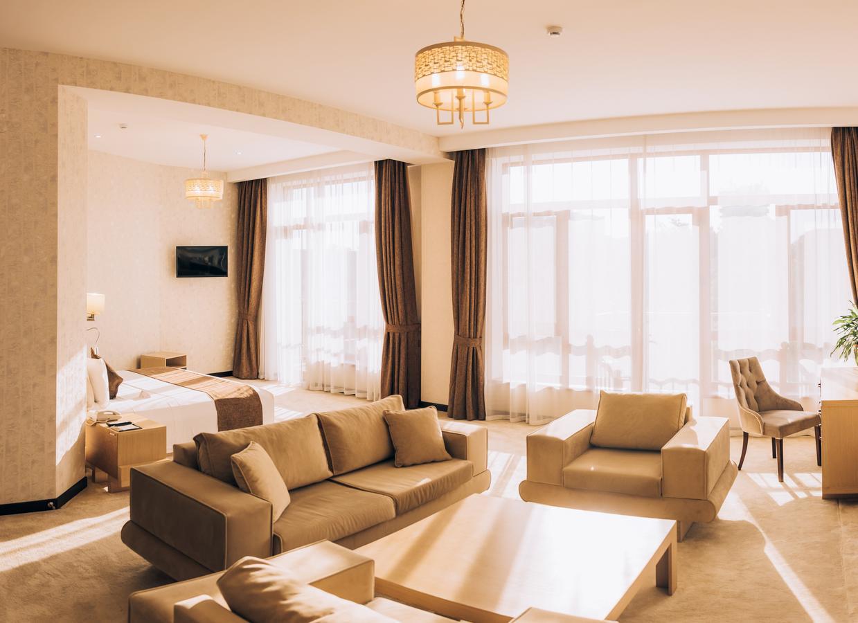 Megapolis Hotel Szymkent Zewnętrze zdjęcie