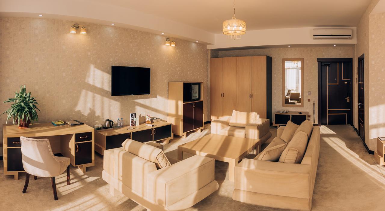 Megapolis Hotel Szymkent Zewnętrze zdjęcie