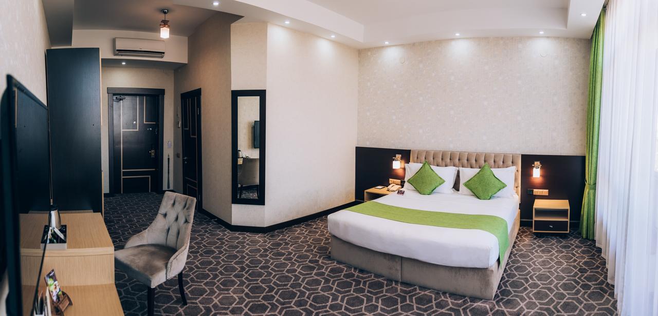 Megapolis Hotel Szymkent Zewnętrze zdjęcie