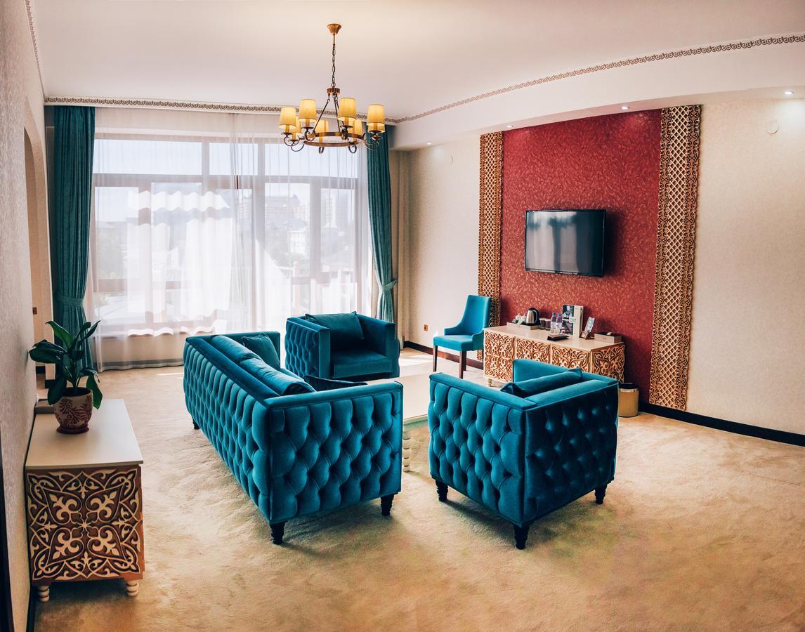 Megapolis Hotel Szymkent Zewnętrze zdjęcie