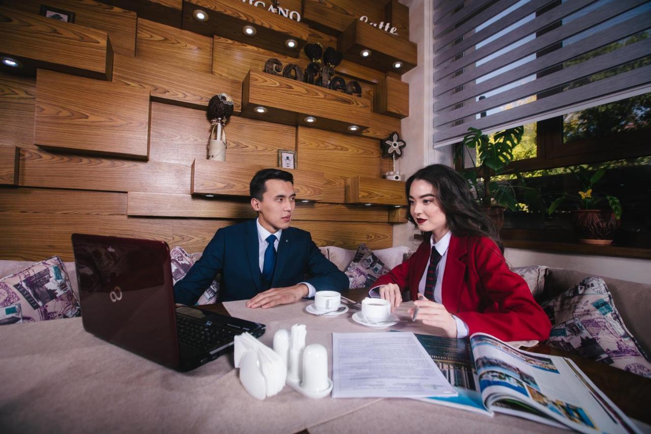 Megapolis Hotel Szymkent Zewnętrze zdjęcie