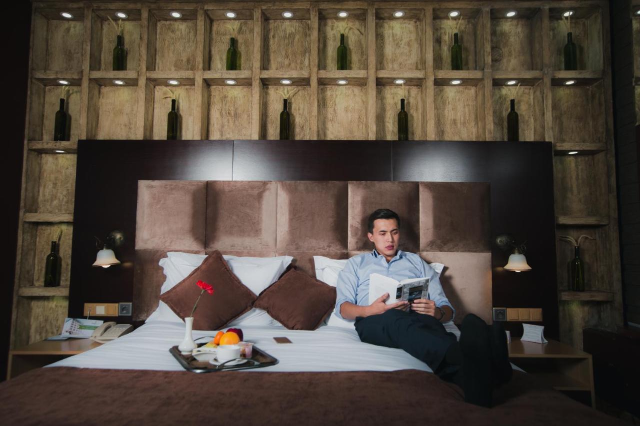 Megapolis Hotel Szymkent Zewnętrze zdjęcie