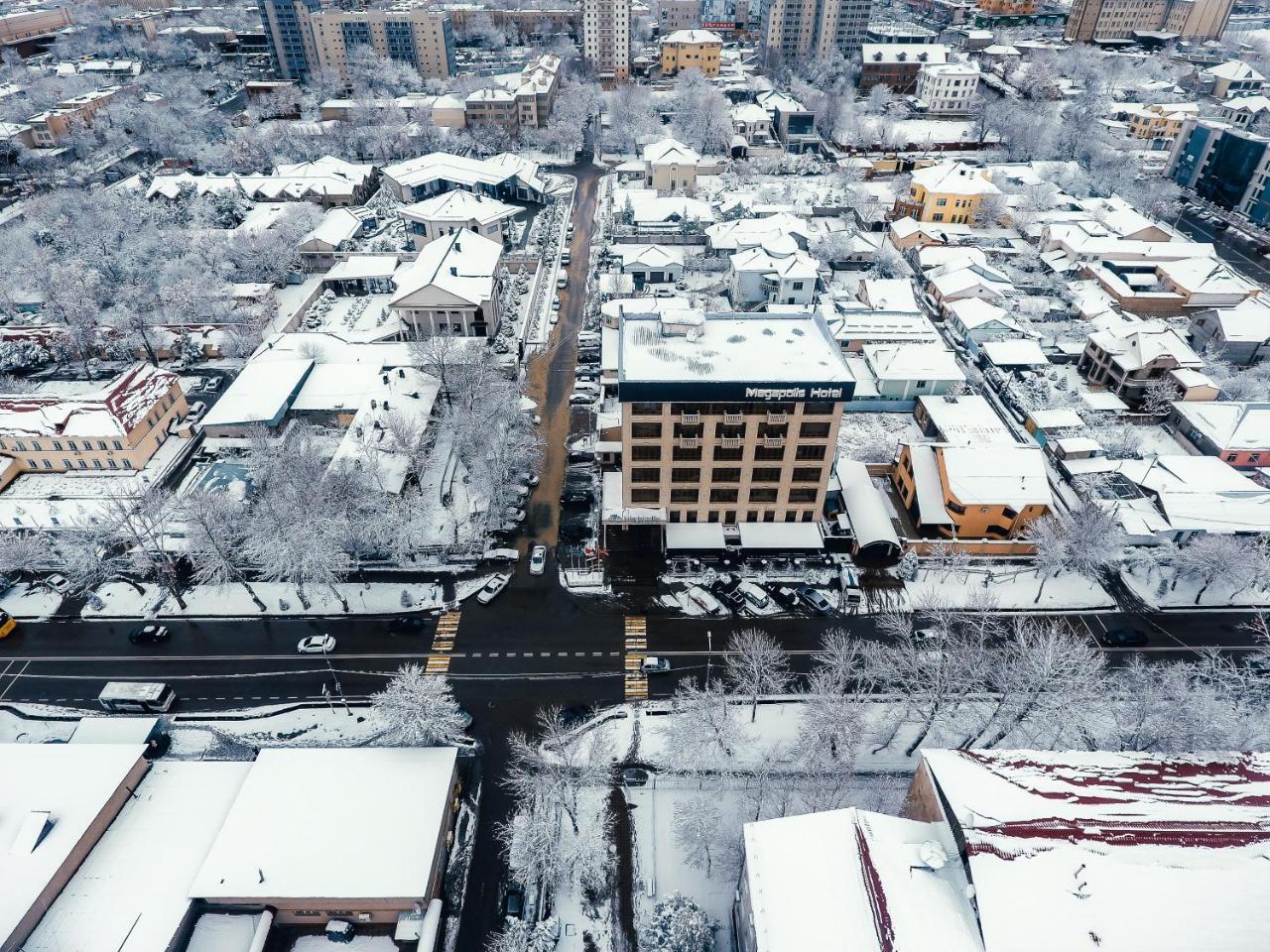 Megapolis Hotel Szymkent Zewnętrze zdjęcie