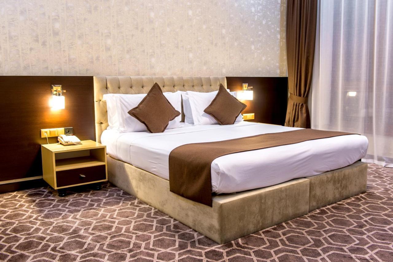 Megapolis Hotel Szymkent Zewnętrze zdjęcie
