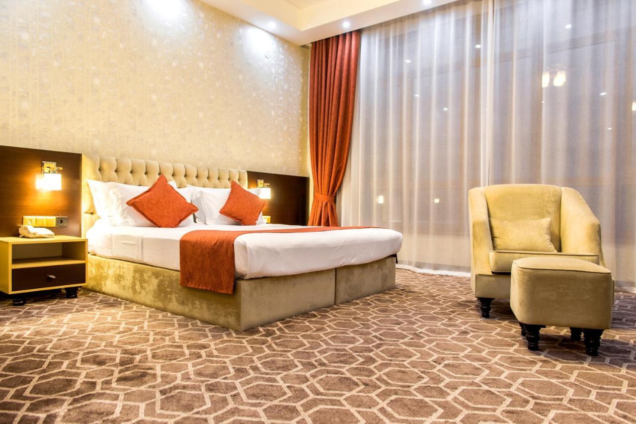 Megapolis Hotel Szymkent Zewnętrze zdjęcie